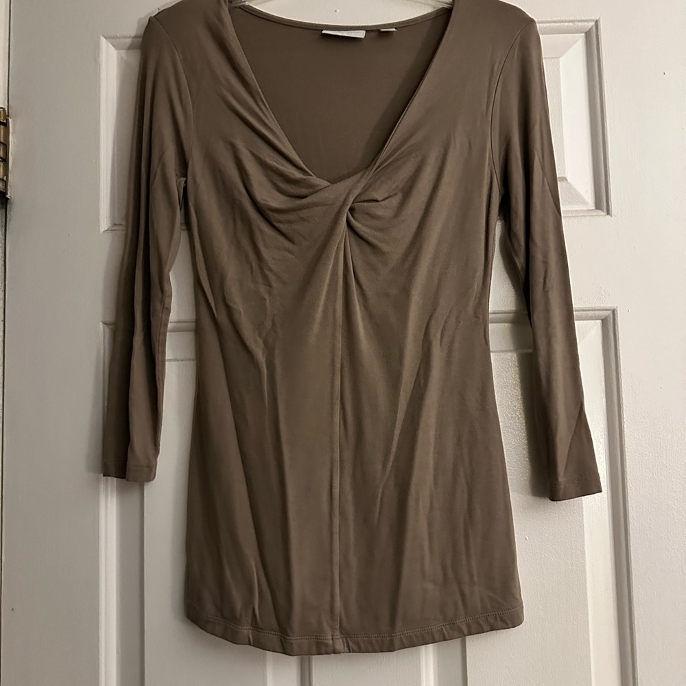 3/4 length sleeve shirt